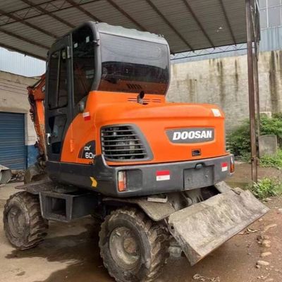 Excavadora Mini Usada de Roda Excavadora DOOSAN DH60 Excavadora de segunda mão 5550 kg