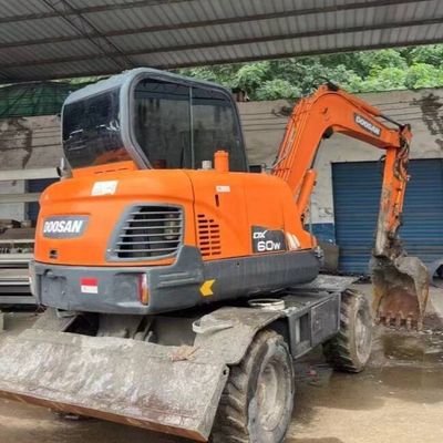 Excavadora Mini Usada de Roda Excavadora DOOSAN DH60 Excavadora de segunda mão 5550 kg
