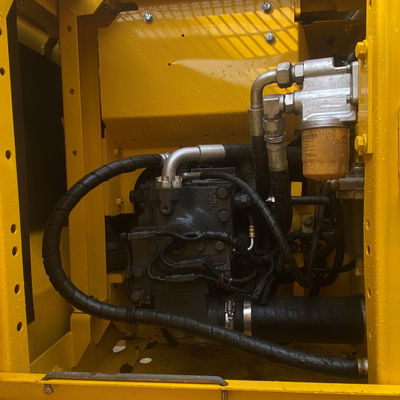Excavadora hidráulica de grande porte usada Komatsu tipo KOMATSU PC 130