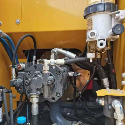 Máquina de escavadeira hidráulica usada XCMG XE135 com trilho de rastreamento