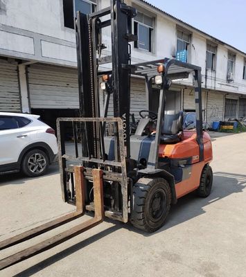 Compacto TOYOTA 30 Caminhão em empilhadeira Máquinas de engenharia de segunda mão